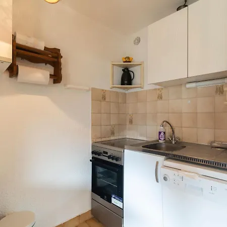 Апартаменты 1 Bedroom For 4 *